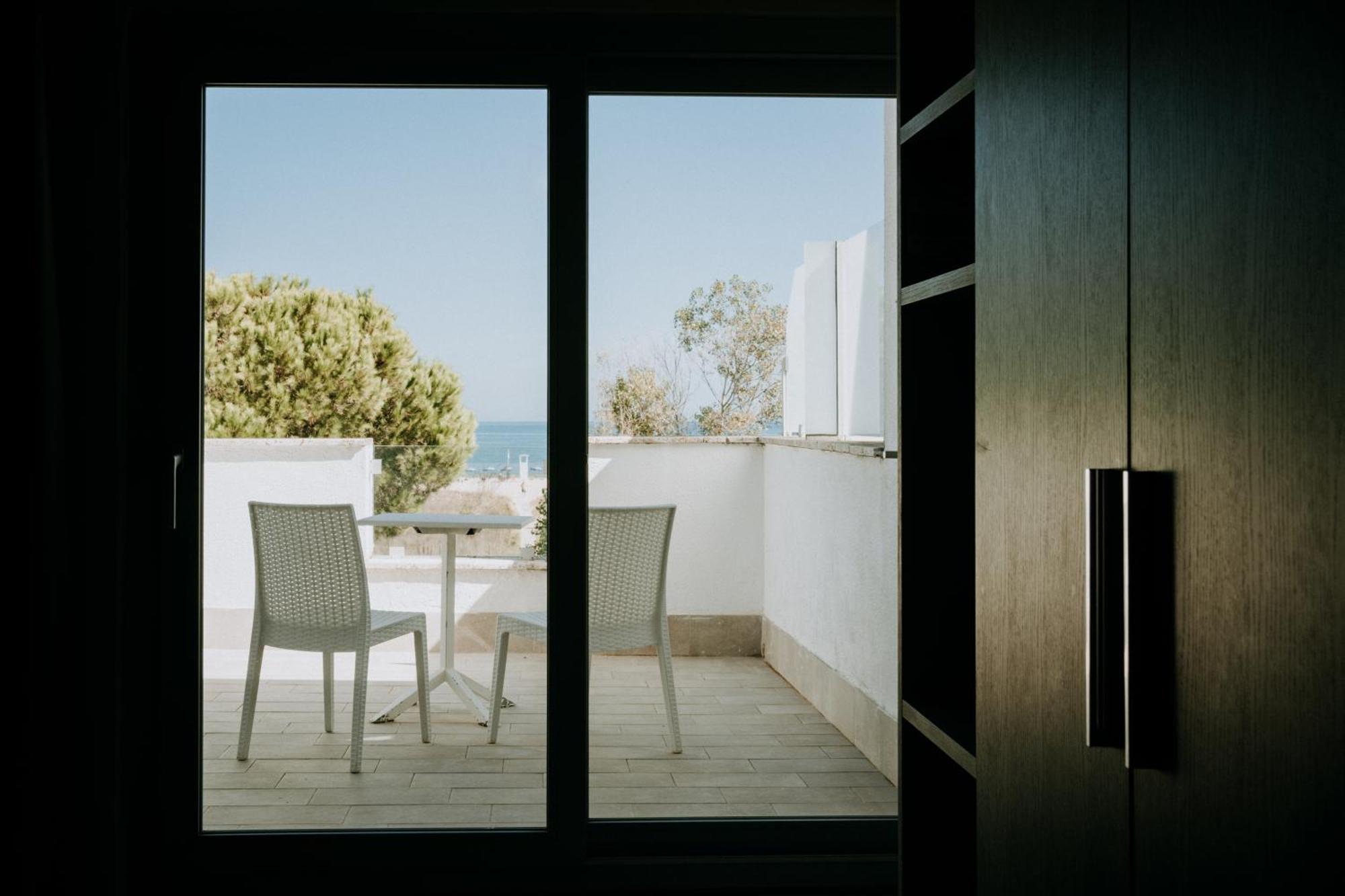 Hotel Holiday Vasto Exterior photo